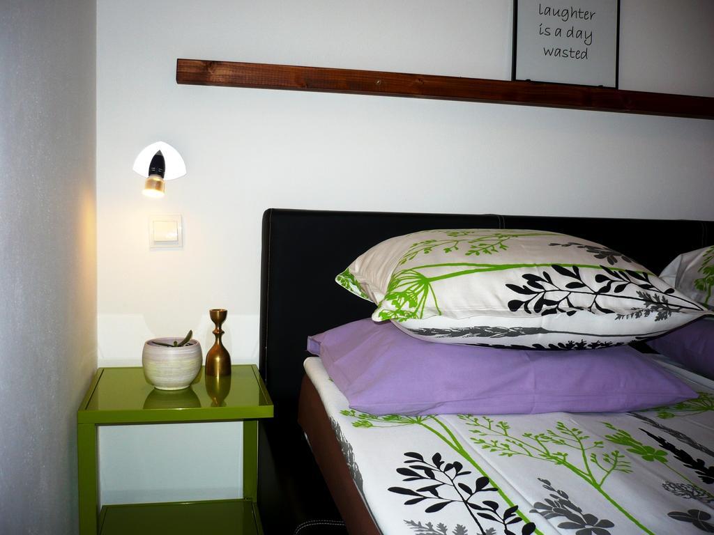 Apartments Karmen Pula Extérieur photo