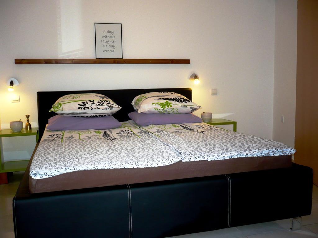 Apartments Karmen Pula Extérieur photo