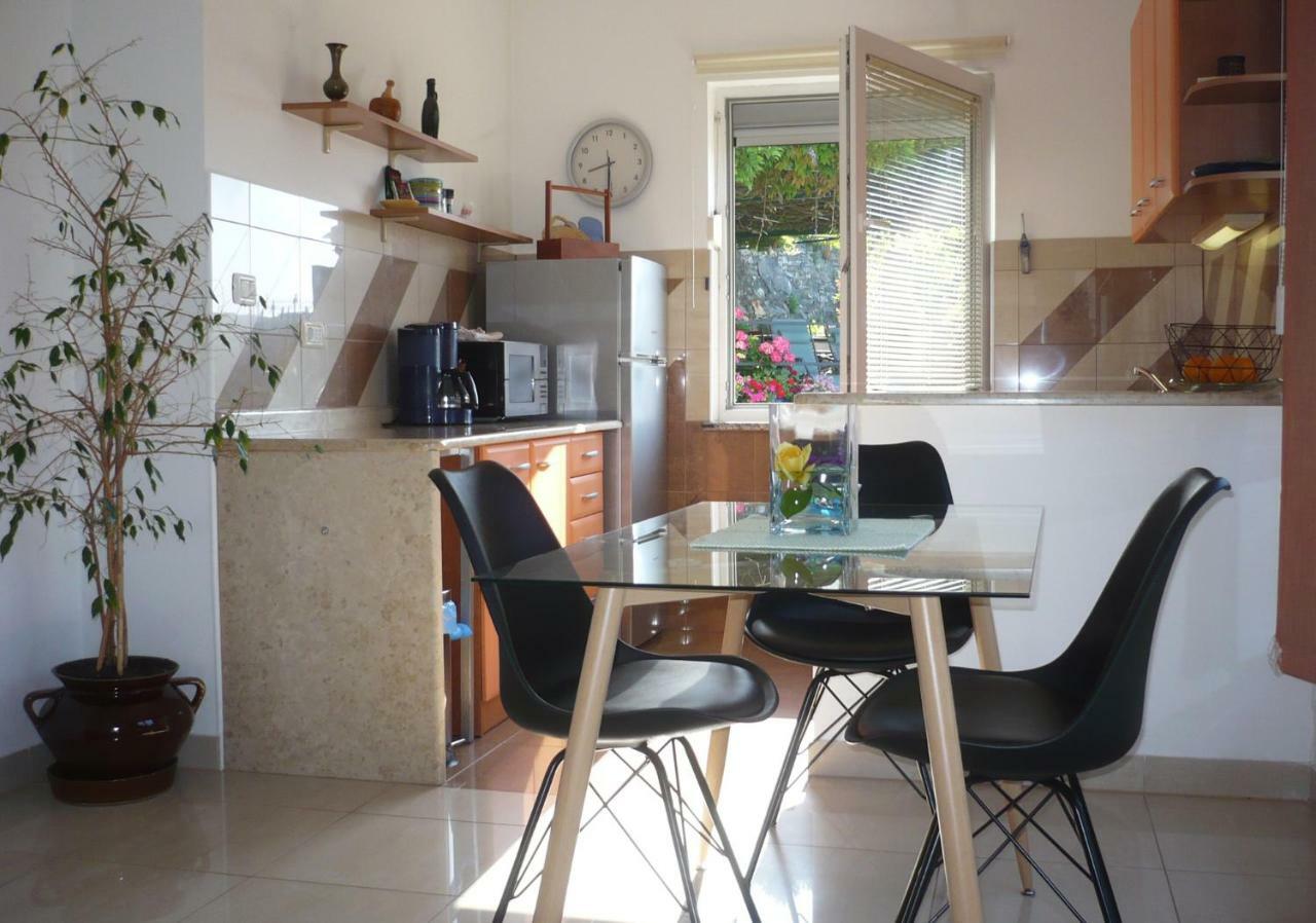 Apartments Karmen Pula Extérieur photo